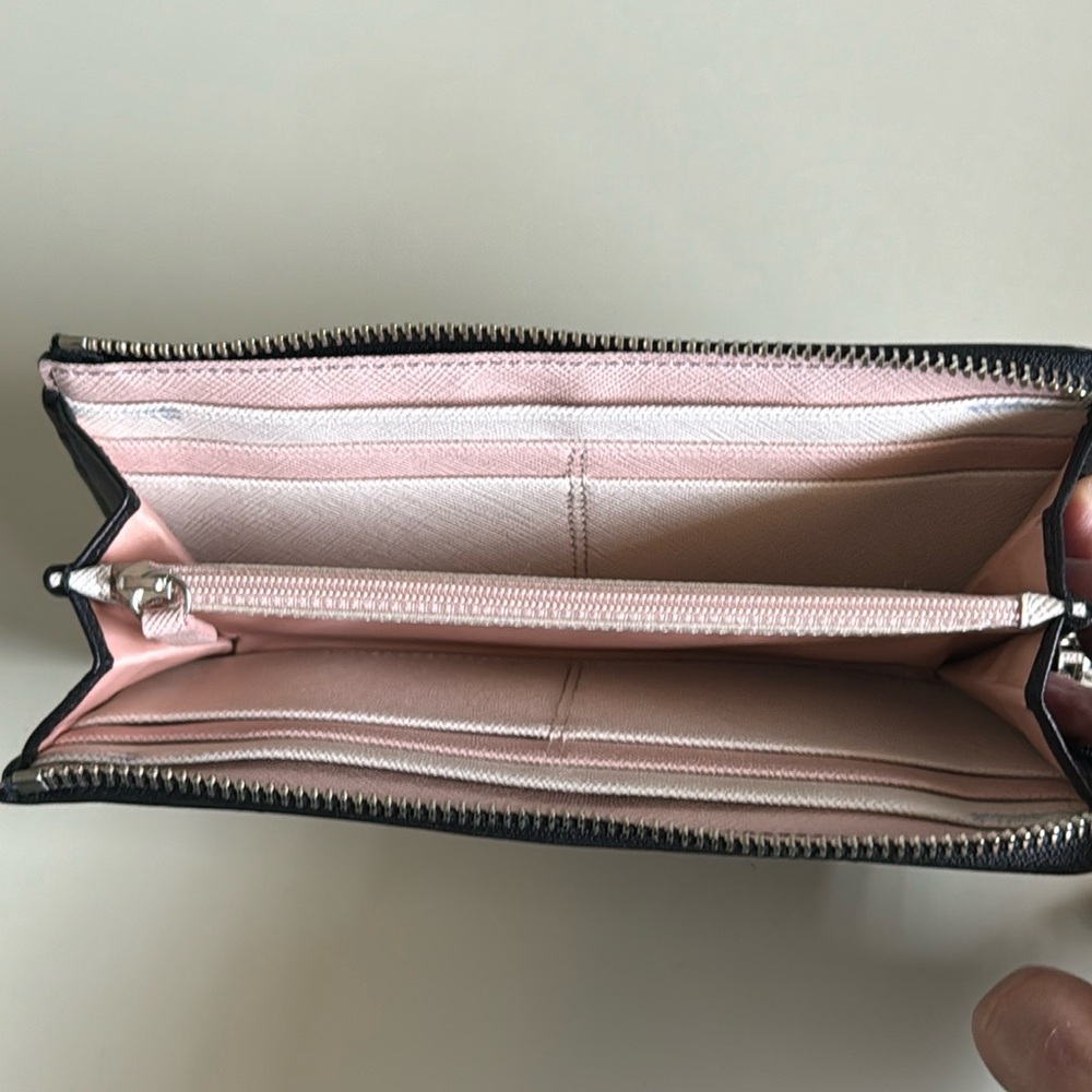Coach Wallet - Picture 4 of 6
